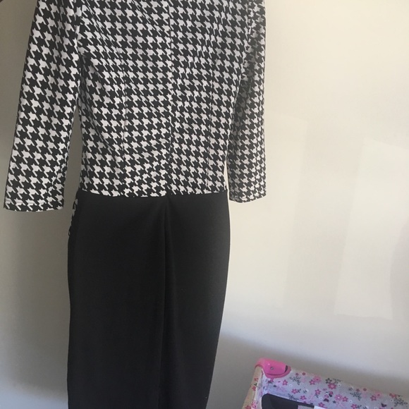 Dress - Picture 6 of 6